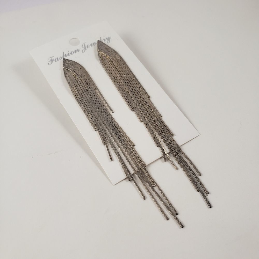 Long Dangle chain earrings - Picture 2 of 3